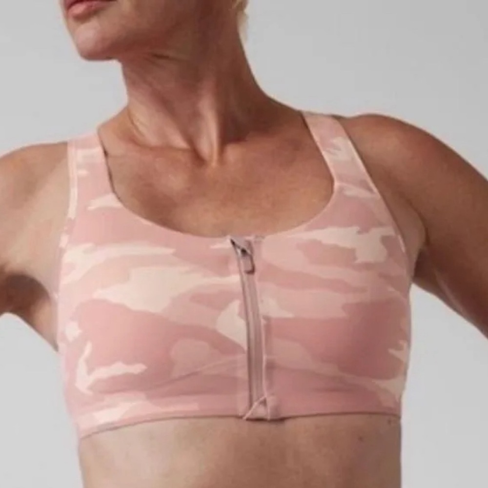 Athleta  NWT Women’s EMPOWER II TRAIN PRINTED
BRA A-C Pink Camo Size XS‎